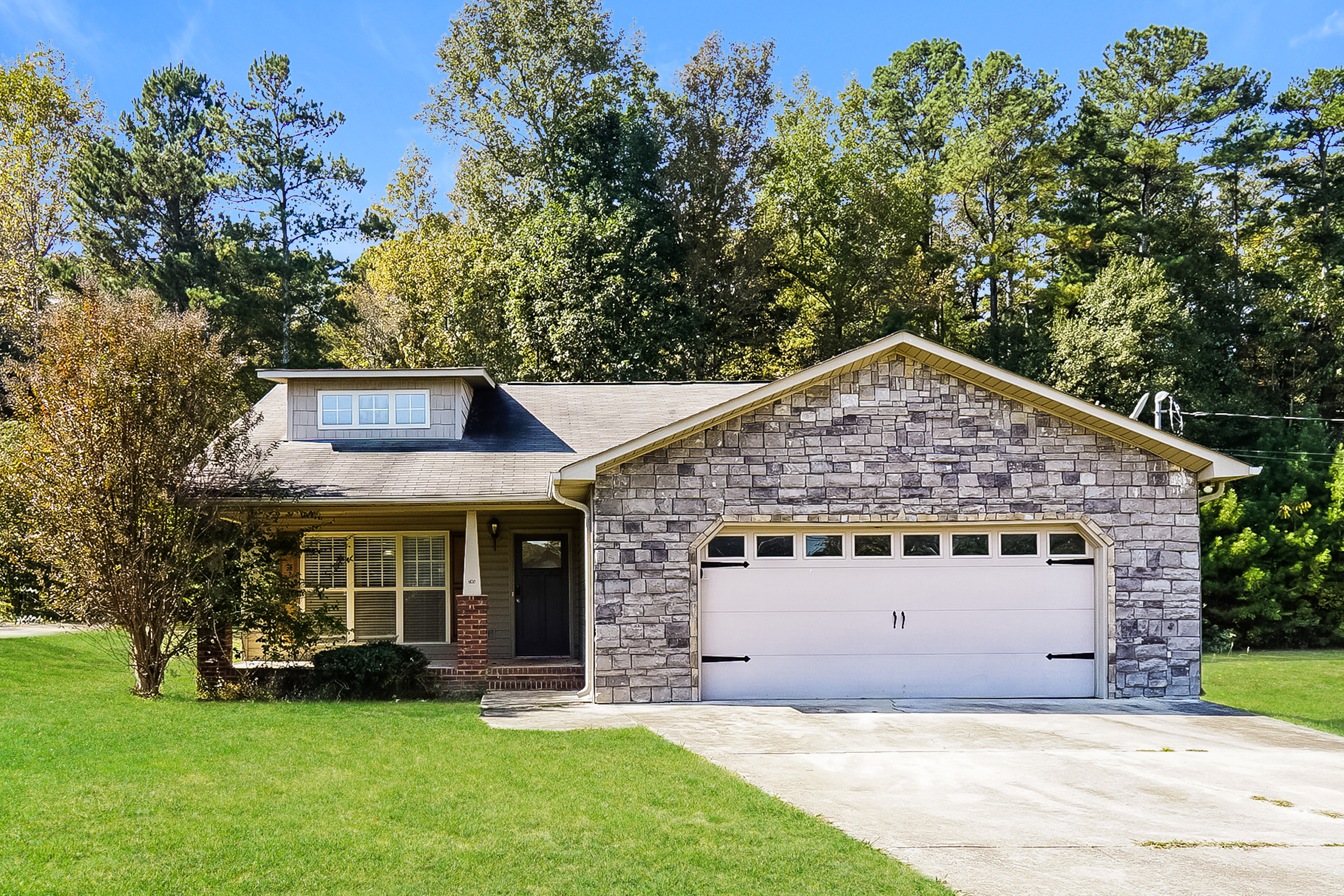 705 Starlite Dr Margaret, AL 35120